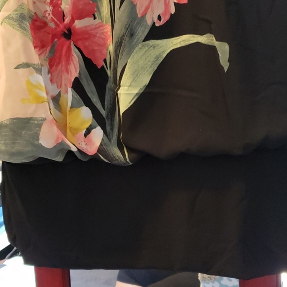 Top - Picture 2 of 3